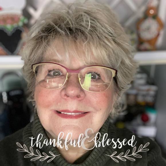 Meet your Posher, Debra - Picture 1 of 1